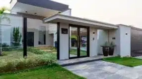 Dicas Práticas e 75 Ideias para Decorar Seus Muros 5 Foto de muro de vidro 00 - 1