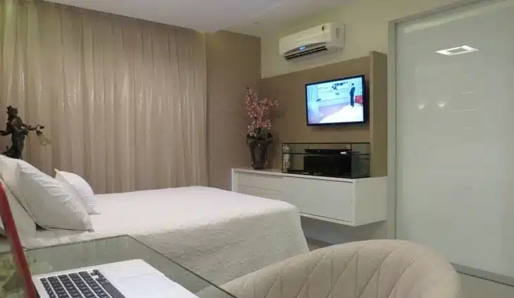 Painéis para Quarto: 10 Inspirações para Escolher a Peça Perfeita 5 Painel claro que transmite leveza e luminosidade ao ambiente.