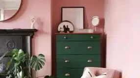 10 Ideias de Parede Colorida para Alegrar seu Espaço 5 Para quem gosta de decorações modernas, a parede colorida é uma boa alternativa.