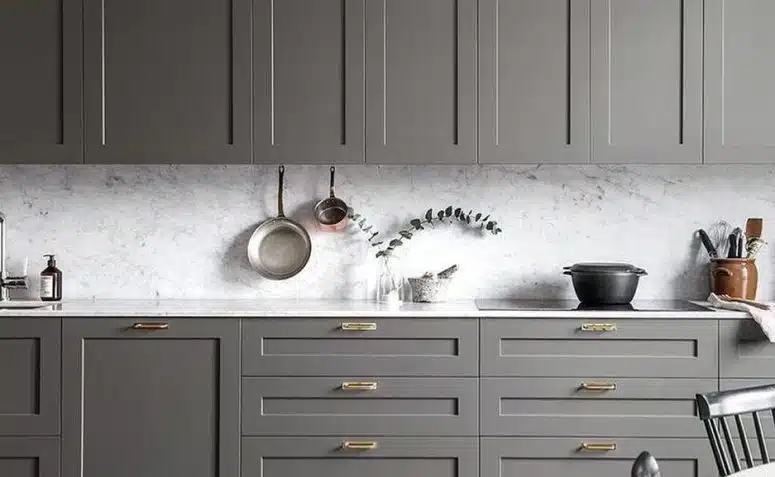 10 Opções de Armário de Cozinha Cinza para Uma Organização Sofisticada 3 Opções de armário de cozinha cinza para uma organização sofisticada.