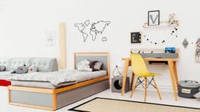10 Maneiras Alegres de Decorar um Quarto Infantil Pequeno 9 Bicama decorada