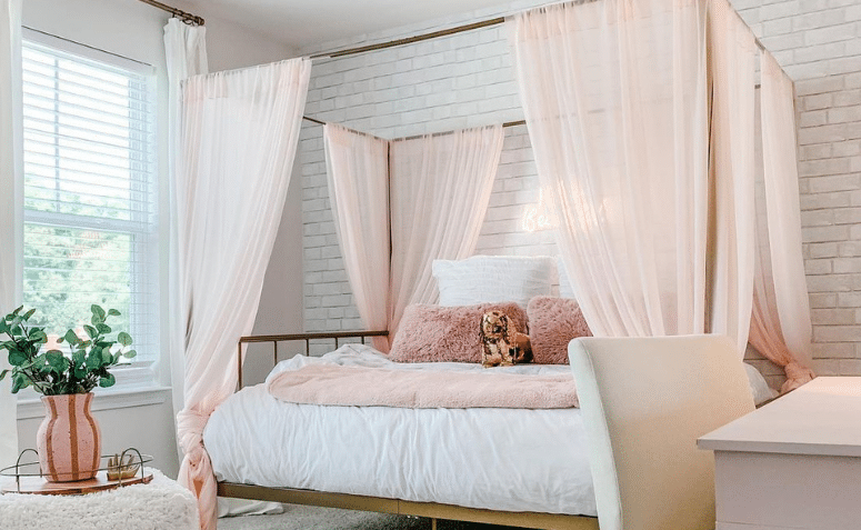 10 Modelos de Cama com Dossel para Transformar Seu Quarto 3 Modelo de cama com dossel que exibe elegância.