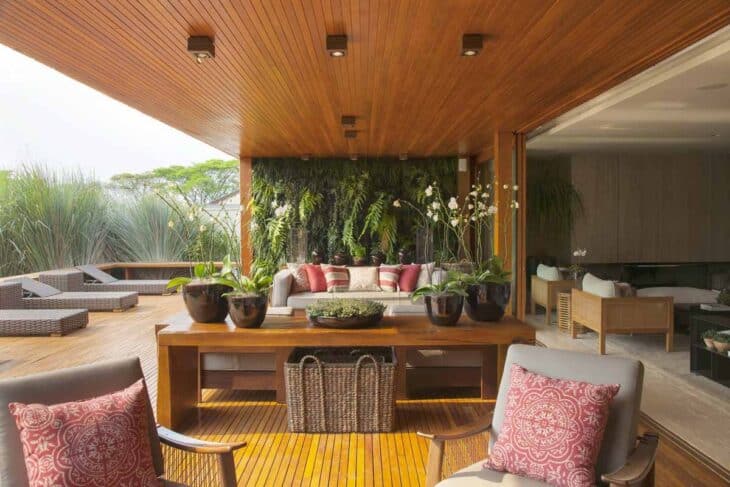 Decoração de Varandas: 10 Ideias para um Ambiente Aconchegante 5 A varanda como extensão do living.