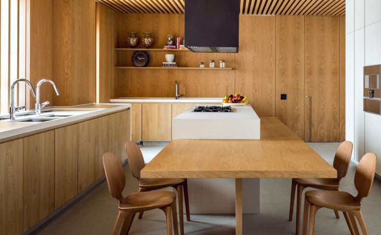 10 Projetos de Cozinha de Madeira para Planejar um Ambiente Charmoso 3 Uma cozinha de madeira é muito versátil porque ela pode ter ou não pintura.
