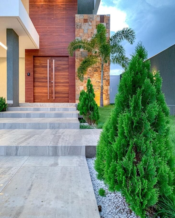 6 Modelos de Entradas de Casas para uma Fachada Maravilhosa 5 A entrada da casa merece uma atenção especial na hora de projetar e planejar uma residência.