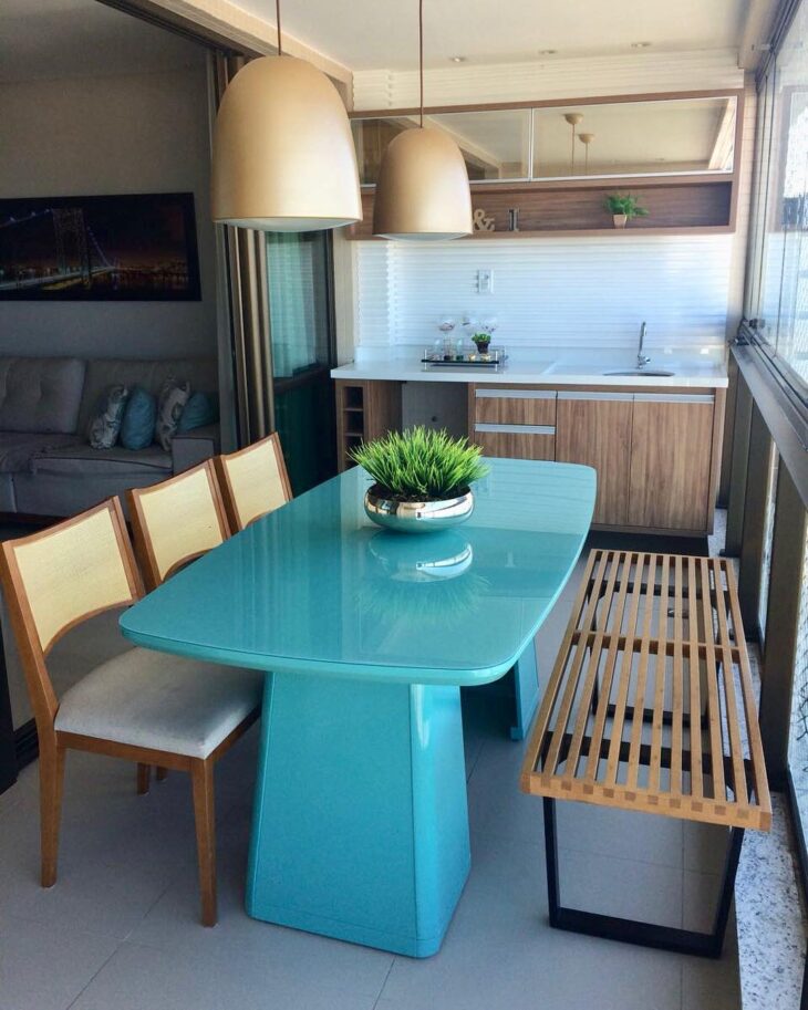 Mesa com banco: 10 inspirações para inovar na sala de jantar 5 Foto da mesa com banco 1