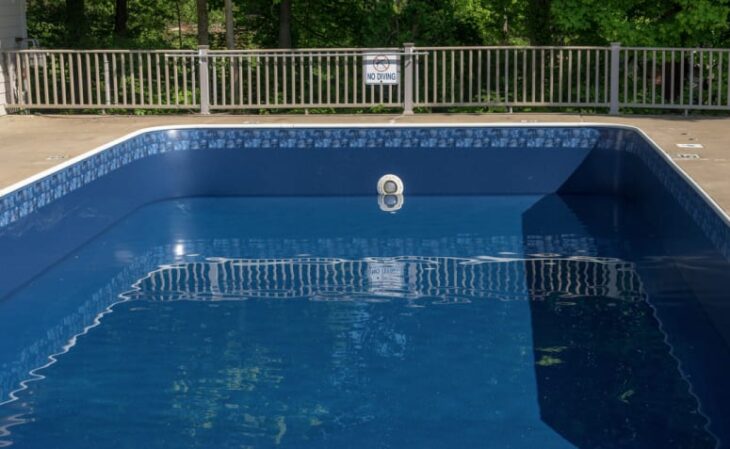 Os Melhores Materiais para Revestimento de Piscina 2 Imagem de revestimento de vinil para piscina.