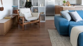Pisos para Quarto: 10 Ideias para Modernizar Seu Espaço 5 Pisos que imitam madeira: tipos e fotos que impressionam com a semelhança