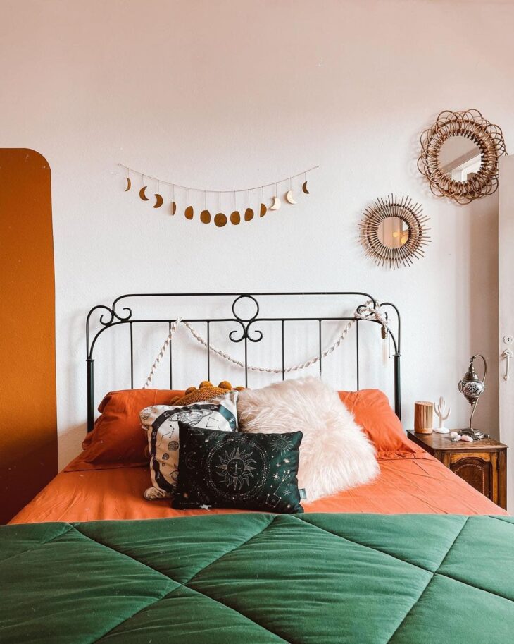 10 Ideias que Vão Transformar Seu Quarto com uma Cabeceira de Ferro 1 Complementa o espaço com elegância e sofisticação.