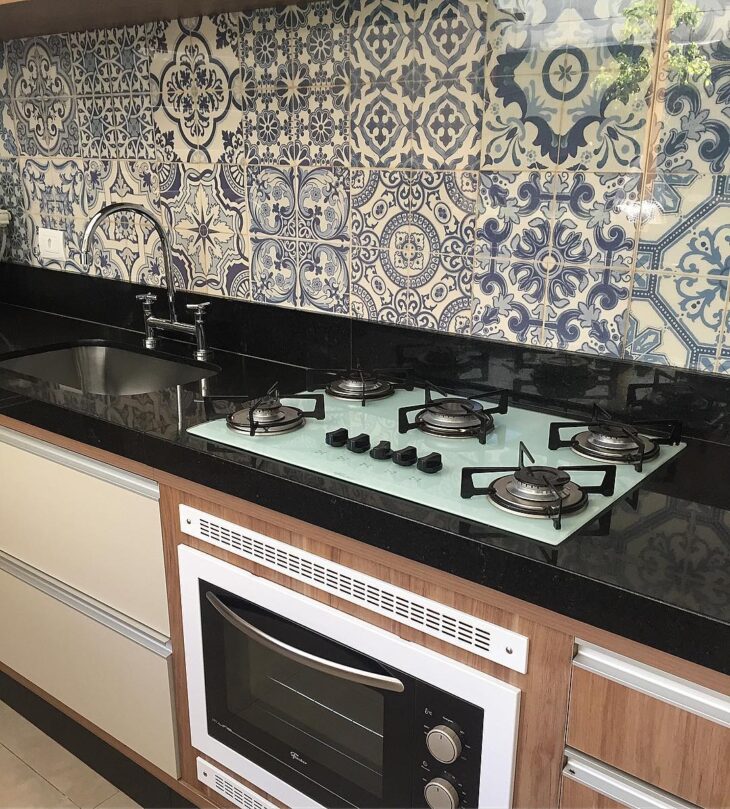Cerâmica para parede: 10 ideias incríveis para renovar seu lar 1 Foto de cerâmica para parede 5, onde a cerâmica se torna um destaque no ambiente.