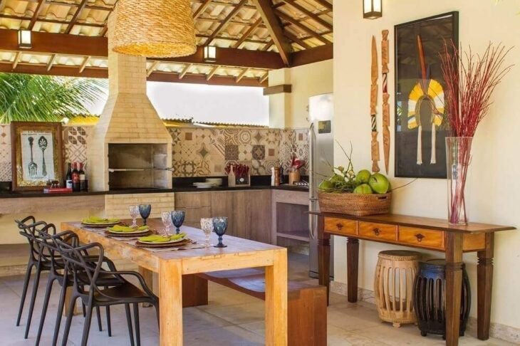 Churrasqueira de Tijolo: 10 Ideias e Como Fazer 5 churrasqueira de tijolo em perfeita harmonia nessa área gourmet