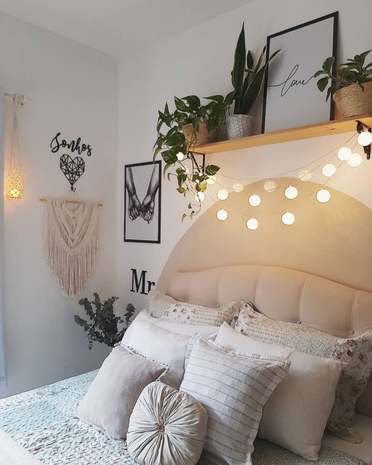 Como Usar o Macramê na Decoração: 10 Ideias Criativas 1 Macramê de parede em um ambiente boho.