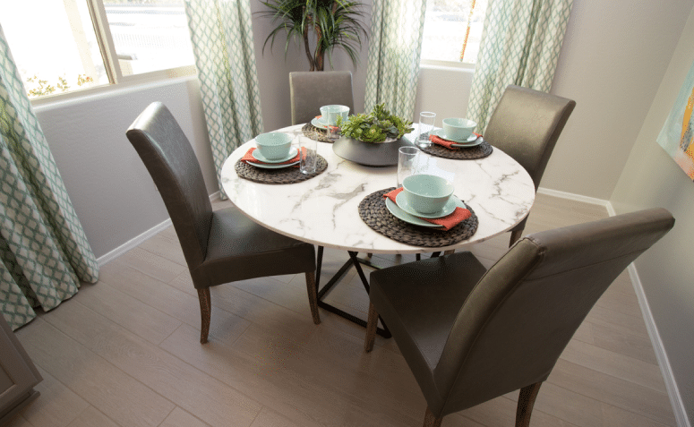 Mesa de mármore: 10 modelos elegantes para sofisticar o ambiente 3 Mesa de mármore elegante
