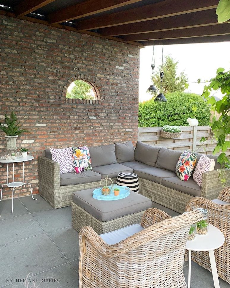 Móveis para Jardim: 10 Ideias para Inspirar sua Decoração 7 Poltroninha com estofado impermeável.