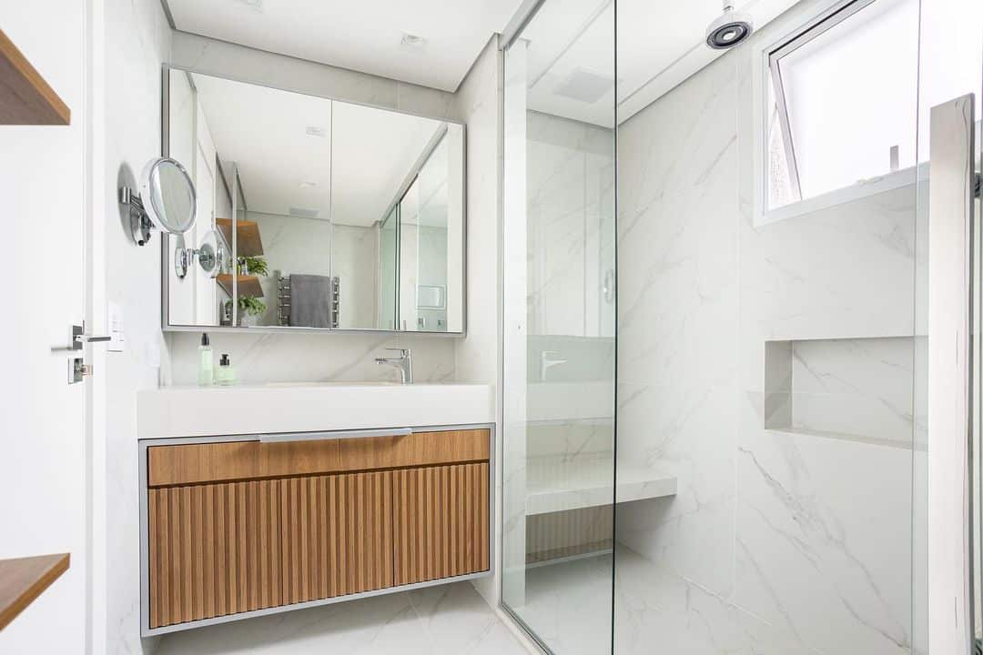 Porcelanato Marmorizado: Elegância na Decoração 7 Porcelanato marmorizado pode ser aplicado em várias áreas do espaço.