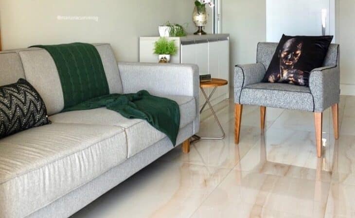 10 modelos que provam a versatilidade do porcelanato para sala 1 Tejo Arquitetura