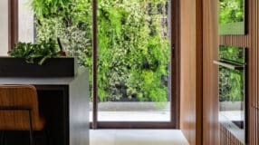 Esquadrias: Como Escolher e 6 Ideias que Vão Transformar Sua Casa 9 Como escolher a porta de vidro ideal