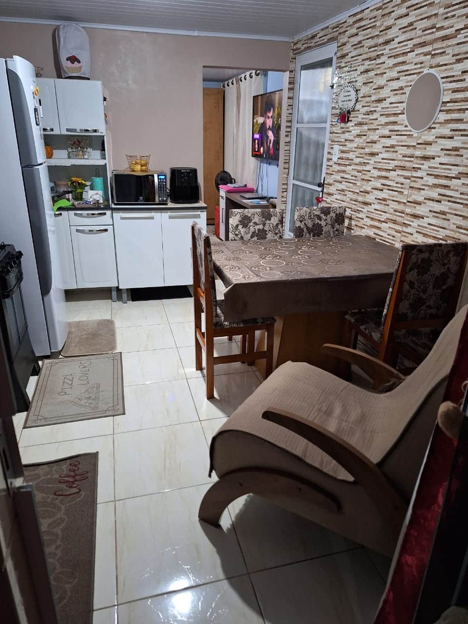 Descubra Como Criar uma Sala de Estar Funcional em uma Kitnet com Cozinha Integrada 1 Como Criar uma Sala de Estar Funcional em uma Kitnet com Cozinha Integrada