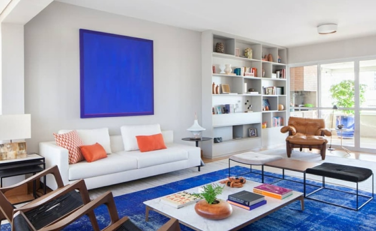 Azul Royal: 10 Ideias Elegantes para Usar Esse Tom Inspirador 10 Para acertar em cheio, vale combinar o azul royal com outros tons de azul, como o celeste, o turquesa ou o marinho.