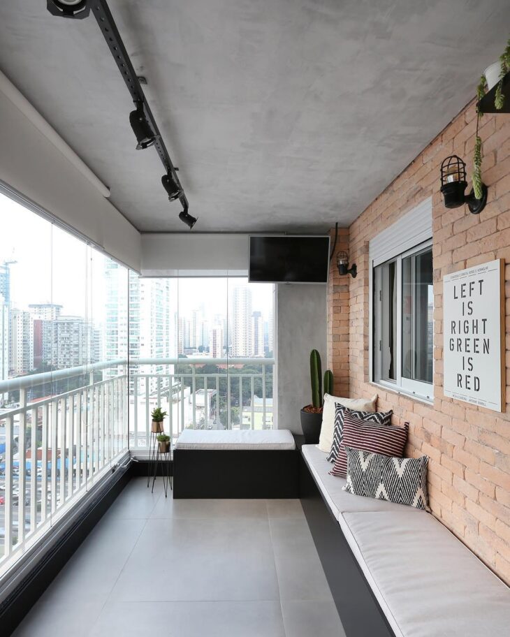 Cortinas de vidro: como transformar seu espaço com elegância 10 Imagem de cortina de vidro 4, evidenciando a circulação de luminosidade.