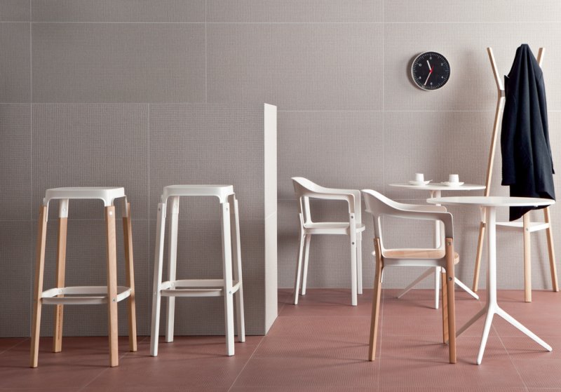 Irmãos 10 Bouroullec: conheça a dupla de designers franceses que colabora com a Mutina 2 Atemporal e criativa, cadeira Steelwood foi lançada em 2009 pelos irmãos Bouroullec em parceria com a Magis Design (Foto: Studio Bouroullec)