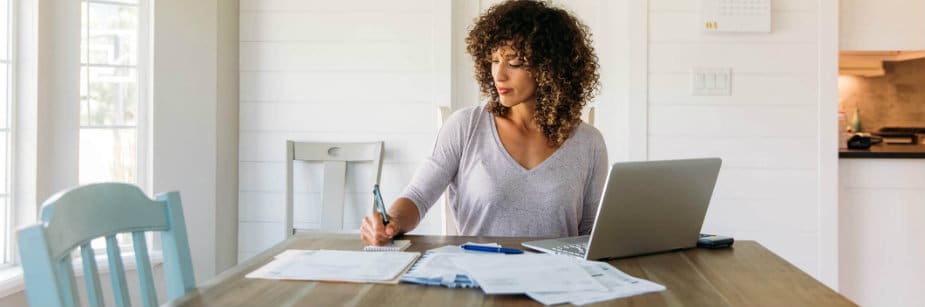 Descubra como se organizar financeiramente e economizar mais. 1 Descubra como se organizar financeiramente e economizar mais.