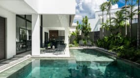 A pedra hijau é uma excelente escolha para destacar projetos com sua sutileza natural.