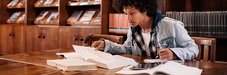 Como estudar eficazmente um mês antes do vestibular. 1 Como estudar eficazmente um mês antes do vestibular.