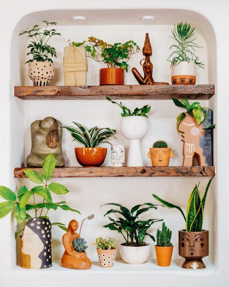 Conheça 10 Ideias de Prateleiro Rústica para Decorar Seu Lar 1 As prateleiras rústicas se encaixam em qualquer ambiente e nunca saem de moda.