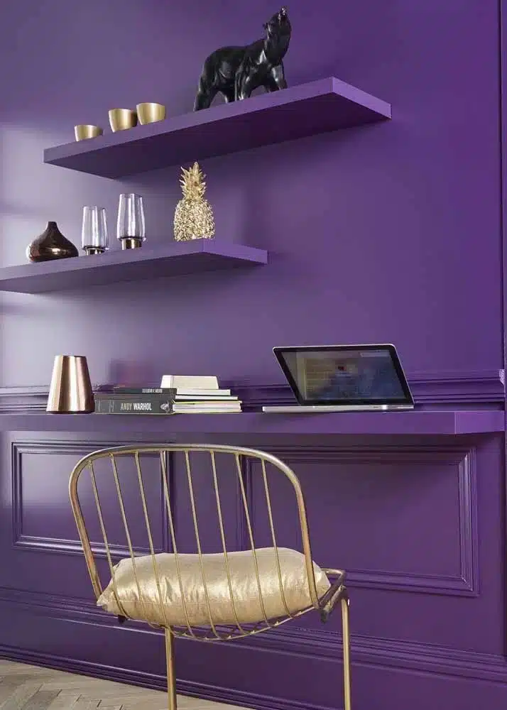 Psicologia das cores, sala com decoração violeta