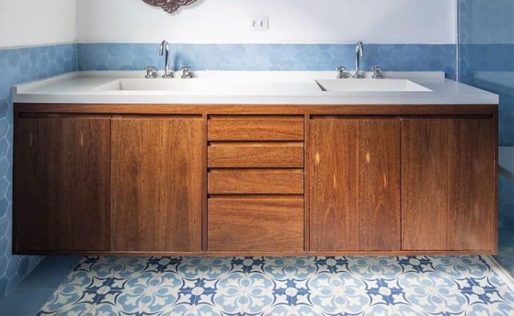 Foto de armário de cozinha branco