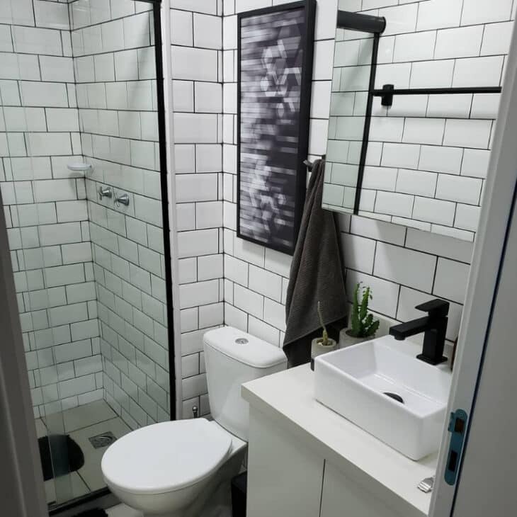 Quadros para Banheiro: Modelos e Tutoriais Para Decorar o Espaço com 10 Ideias 1 Decoração mais charmosa com quadros para banheiro.