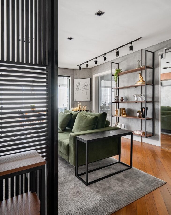 Descubra 30 Modelos de Estante Suspensa que Transformarão Seu Espaço! 5 A estante suspensa é ideal para espaços pequenos ou até mesmo para quem busca uma decoração moderna.