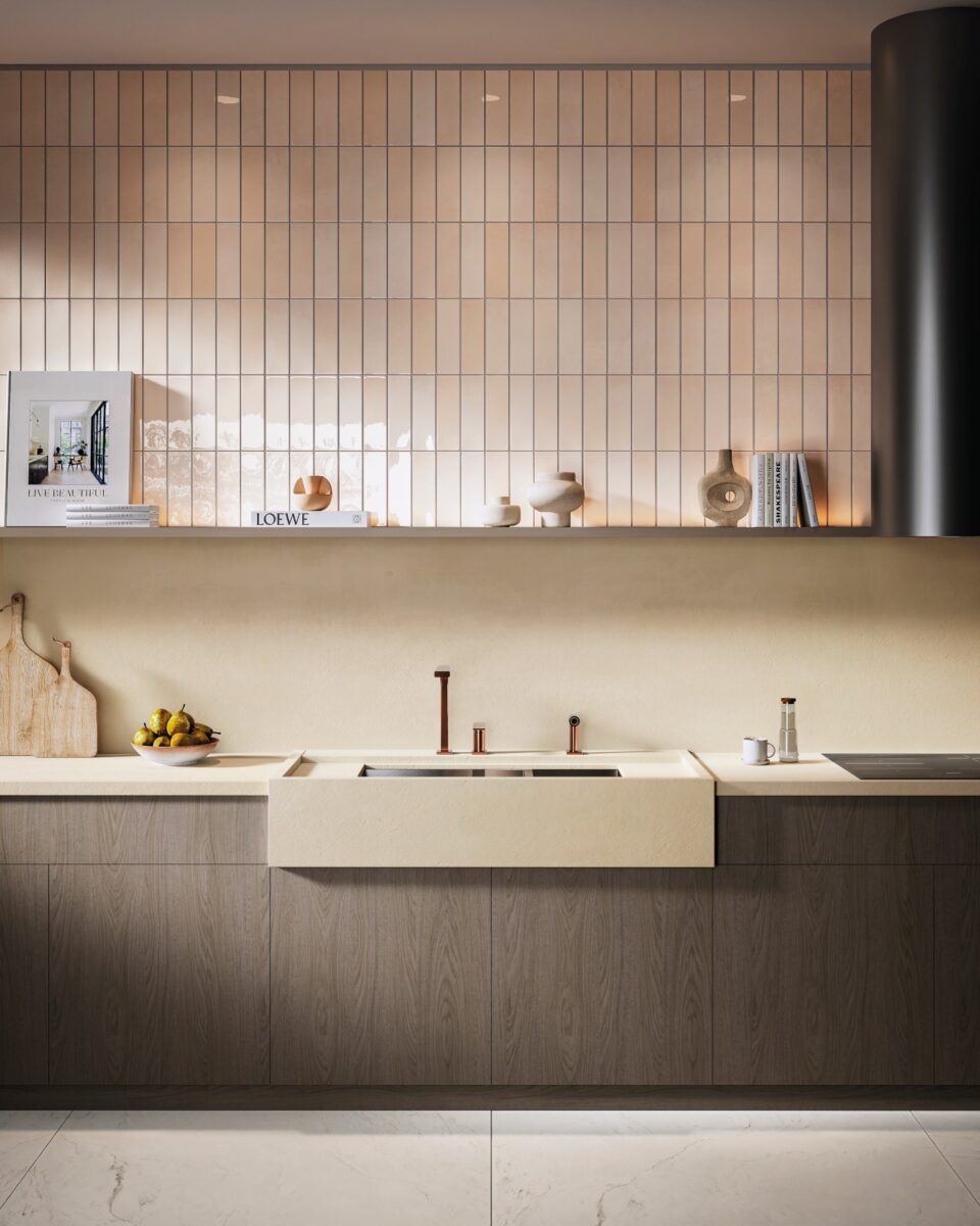 Descubra 6 Revestimentos Cor Pêssego que Estão em Alta e Transforme Seu Espaço! 2 Cozinha com revestimentos nudes acima do backsplash