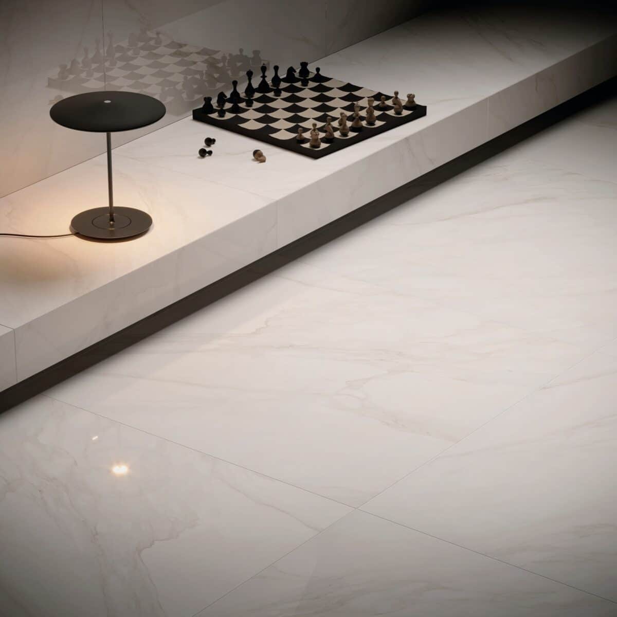 Porcelanato Carrara: A beleza do mármore com as vantagens do revestimento 10. 5 Piso em porcelanato que reproduz mármore carrara.