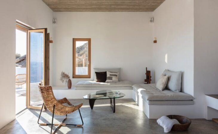 Descubra Como Sofás de Alvenaria Podem Revolucionar a Decoração da Sua Casa! 5 Sofá de alvenaria destacando a composição original do espaço.