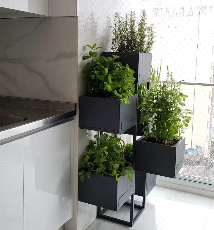 Transforme sua Casa: 60 Ideias Encantadoras com Floreiras de Madeira que Você Precisa Conhecer! 1 Floreira de madeira