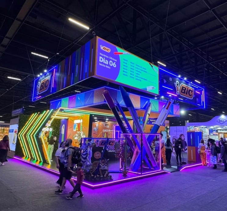 O que é Stand: Guia Completo para Feiras e Exposições 1 Stand cenografico BIC