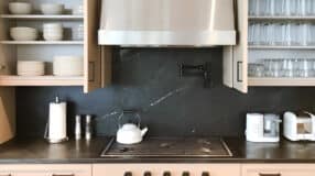 Revele a Personalidade da Sua Cozinha: 90 Armários Planejados que Transformam Espaços! 10 Foto de como organizar armário de cozinha