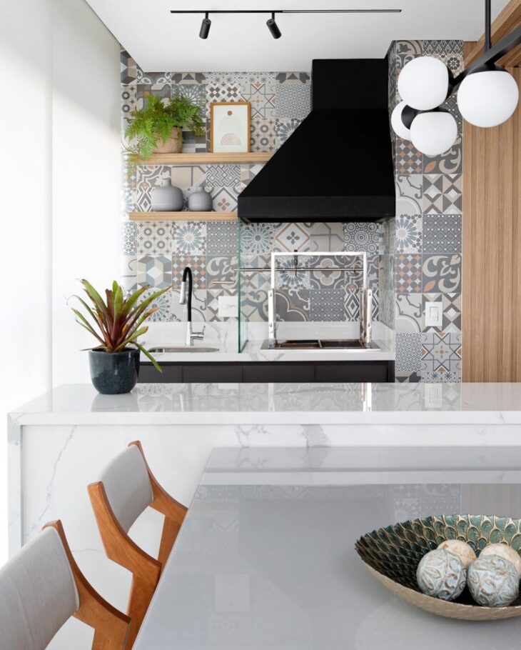 Inspire-se em 50 Ideias Incríveis para Criar Sua Cozinha Externa dos Sonhos! 9 Foto de cozinha externa 4 - 4