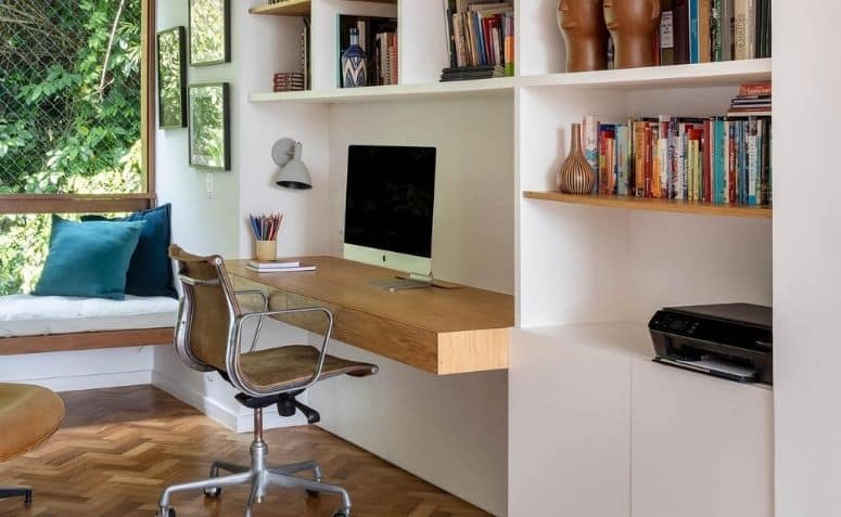 Transforme seu Home Office com Estas 6 Dicas Práticas e Econômicas! 3 Imagem de uma decoração de home office com um ambiente bem arrumado e estiloso.