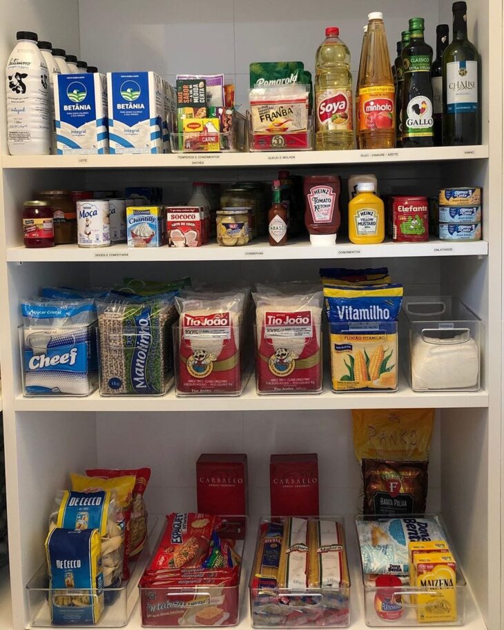 Transforme sua Despensa: 10 Ideias Geniais para Organizar e Aproveitar Espaços! 10 Alimentos facilmente acessíveis