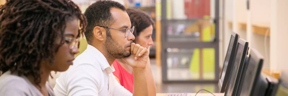 Descubra os benefícios da Engenharia da Computação presencial. 1 Descubra os benefícios da Engenharia da Computação presencial.