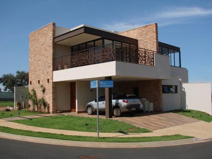 40 Fachadas de Casas de Esquina para Você se Inspirar 10 Foto de fachadas de casas de esquina 05 - 5 Foto: Reprodução / Ágape Arquitetura