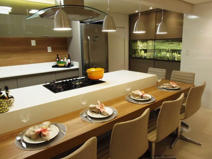 Transforme sua Cozinha: 70 Ideias de Lustres que Vão Encantar Você! 1 Foto: Reprodução / Marina Turnes