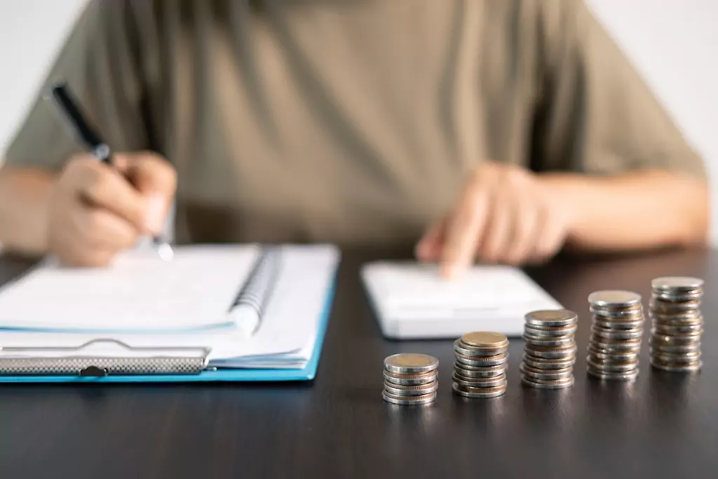 Descubra como economizar por mês com dicas práticas. 1 Descubra como economizar por mês com dicas práticas.