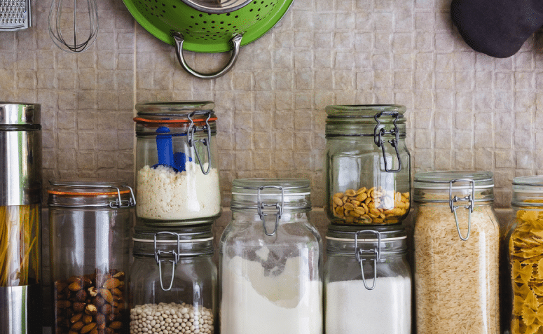 Transforme sua Cozinha: Dicas Incríveis para Organizar e Maximizar Espaço! 3 Imagem de organizadores de cozinha
