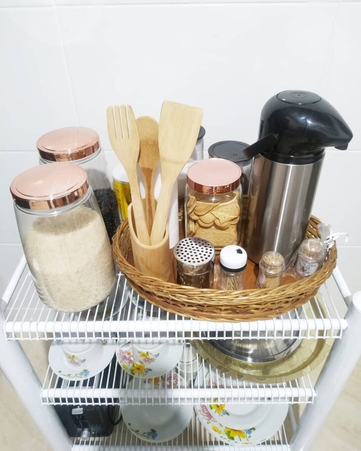 Transforme sua Cozinha: Dicas Incríveis para Organizar e Maximizar Espaço! 10 Imagem de organizadores de cozinha