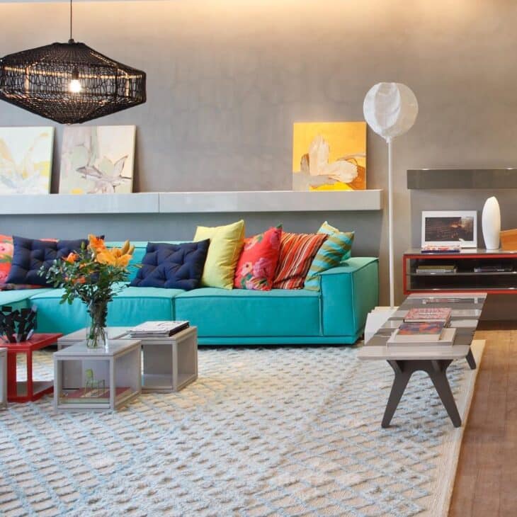 Transforme sua sala com estes 50 modelos de pendente modernos e elegantes que vão deixar você encantado! 1 Imagem de pendente para sala 6 - o fio solto do pendente ajuda a compor a decoração