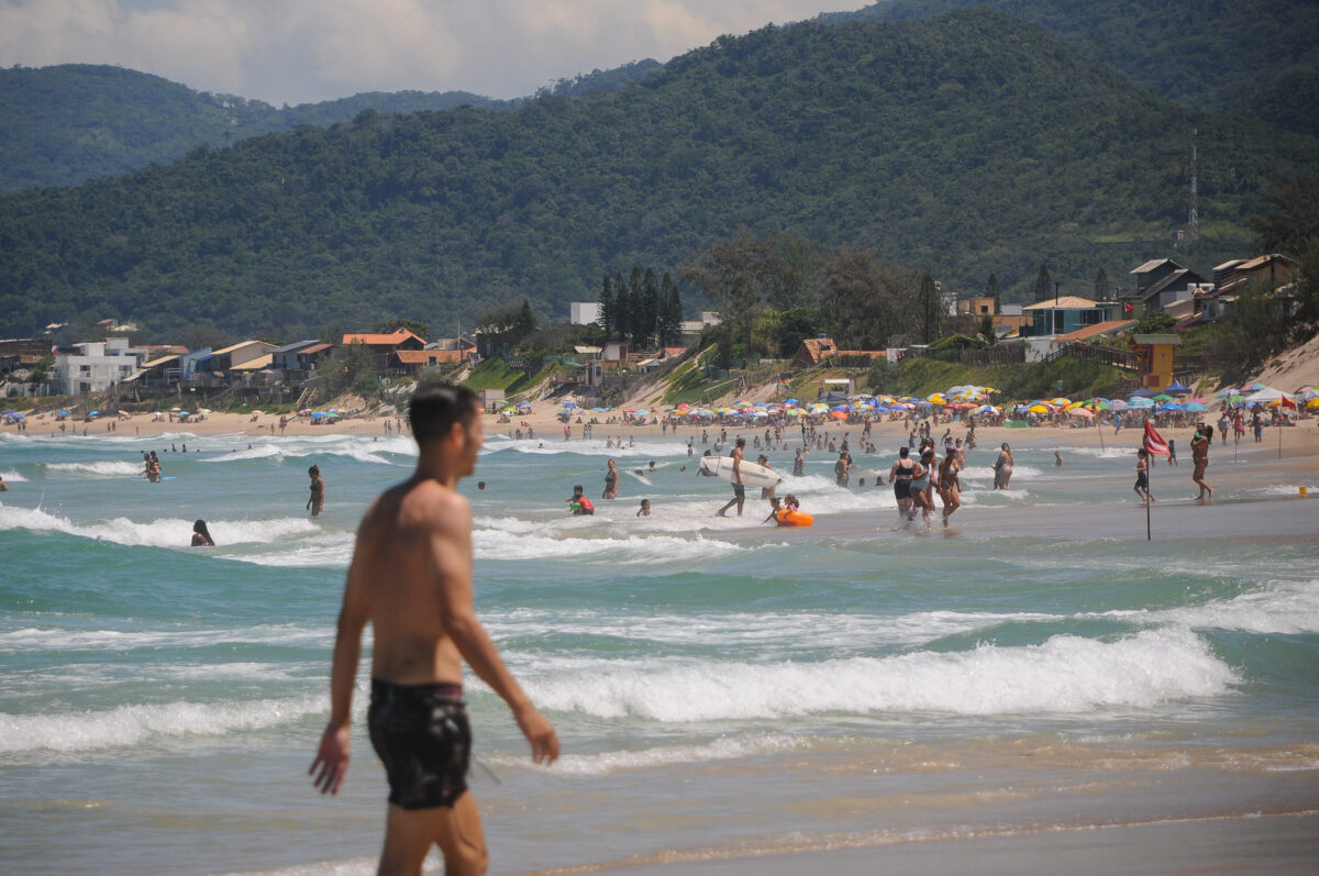 5 razões para aguardar o lançamento do empreendimento de luxo em Florianópolis. 1 5 razões para aguardar o lançamento do empreendimento de luxo em Florianópolis.